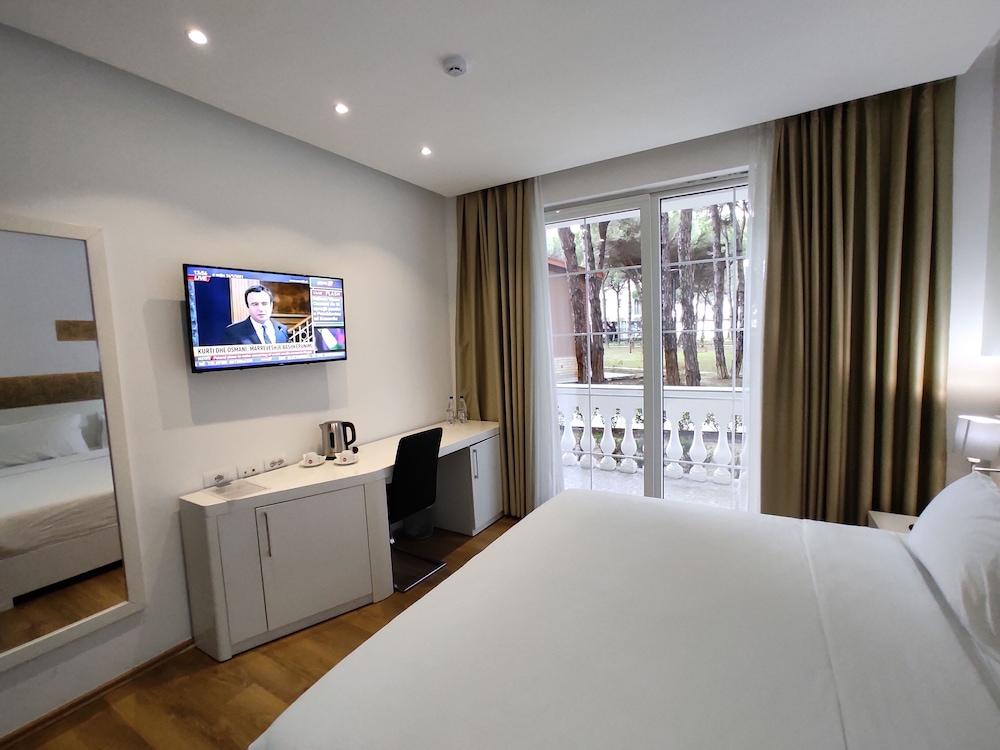 Prestige Resort Durres Qerret Kültér fotó